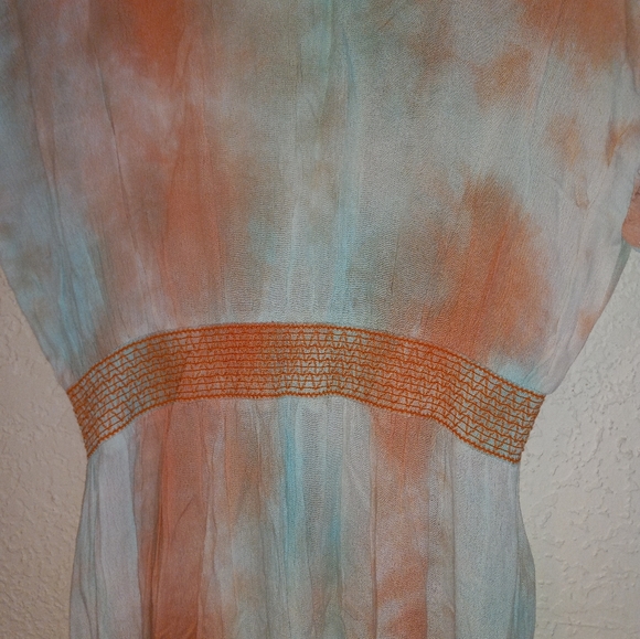 Hem & Thread Dress - Picture 7 of 9